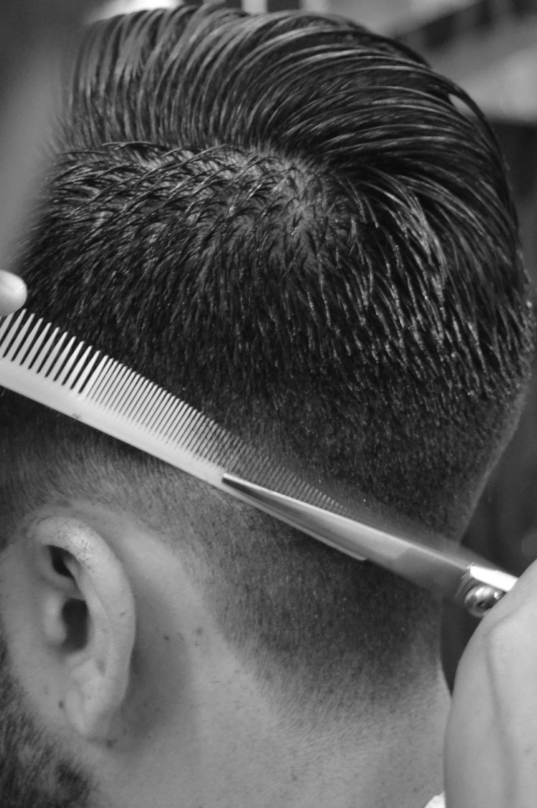 Frizerie bărbați fade tunsoare la SanaBele